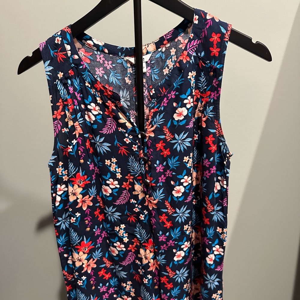Sonoma Red and Pink Sleeveless Buttoned Blouse
